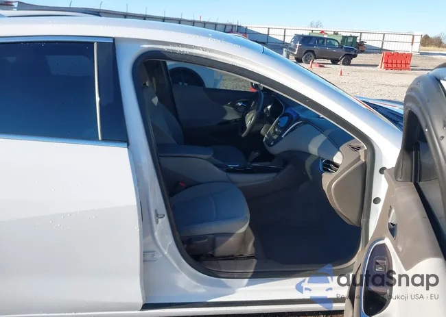 1G1ZD5ST0JF210329: 44220787