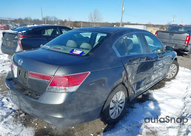 1HGCP2F30BA020091: 44220802