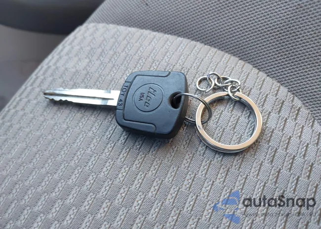 JTMBD31V565009829: 44220803