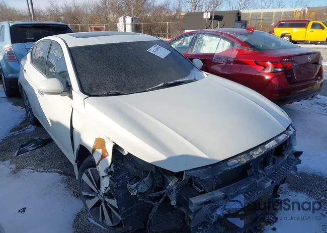 1N4BL4EV2MN304635: 44220870