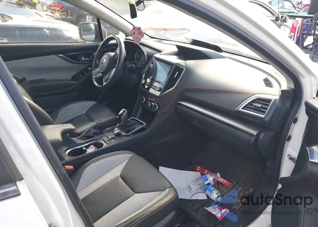 JF2GTANC6K8312862: 44220873