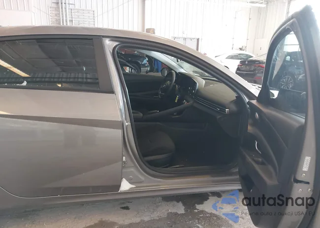 KMHLL4AG0MU069983: 44220926