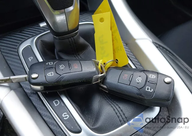 3FA6P0H77GR310752: 44220928