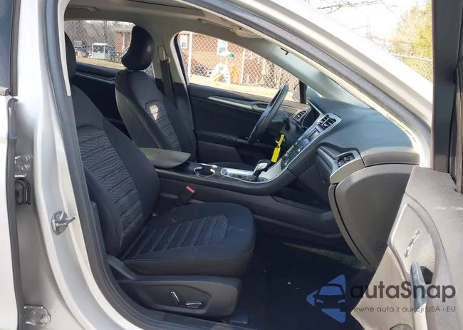 3FA6P0H77GR310752: 44220928