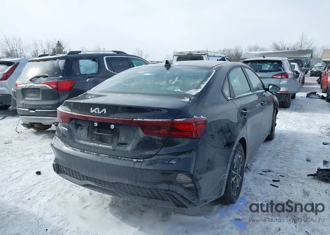 3KPF24AD5PE630451: 44220084