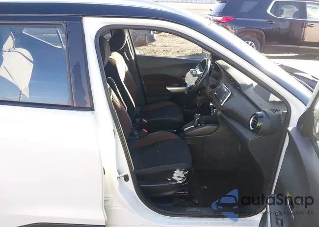 3N1CP5CU9KL513566: 44220292