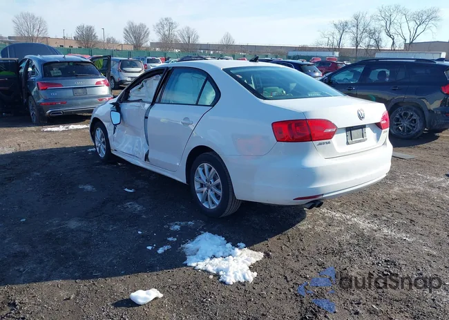 3VWDZ7AJ4BM346900: 44220294