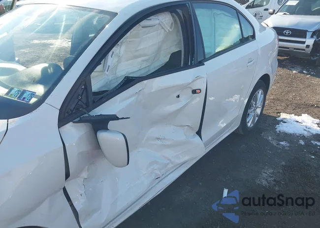 3VWDZ7AJ4BM346900: 44220294