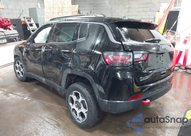 3C4NJDDB0NT190432: 44221479