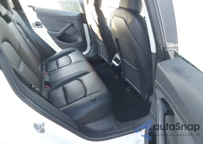 5YJ3E1EB0KF481855: 44221521