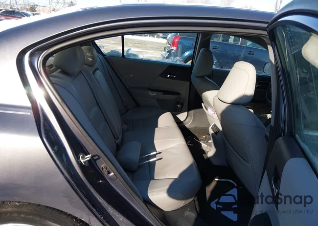 1HGCR2F80HA031820: 44221542