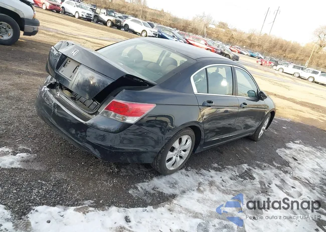 1HGCP26748A016590: 44221603