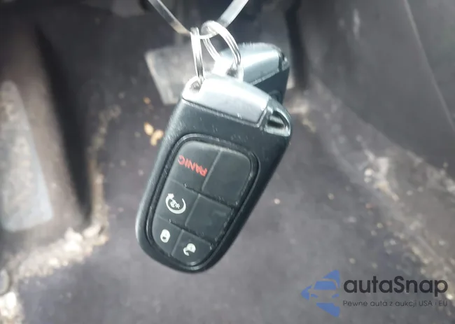 1C4PJMDSXGW310579: 44221737