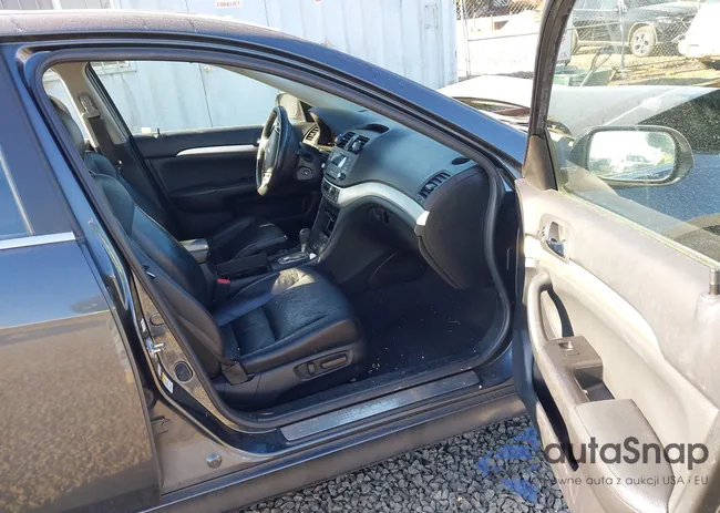 JH4CL96868C005413: 44221798