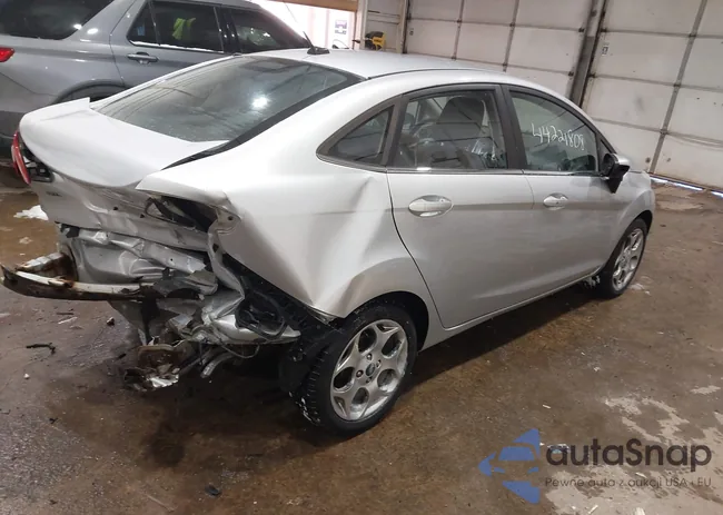 3FADP4CJ3BM105792: 44221808