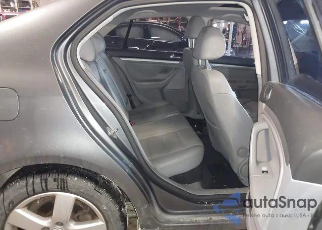 3VWRZ71K78M038241: 44221850