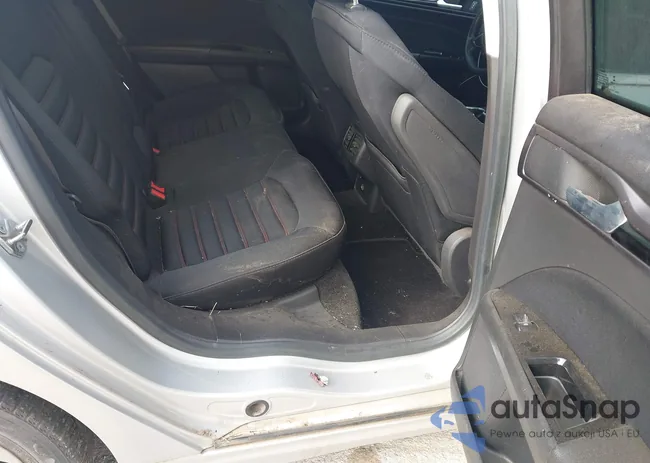 3FA6P0T94FR207196: 44221906