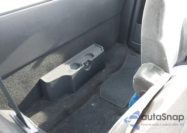 1GCCS195828103733: 44221090