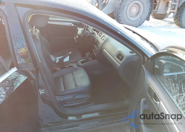 3VWDB7AJ9HM258888: 44222420