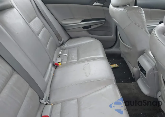 1HGCP2F84AA105767: 44222473