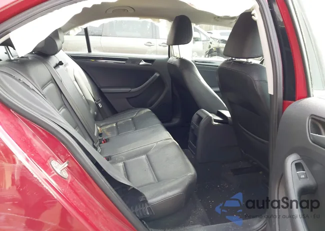 3VWL17AJ5HM219858: 44222545