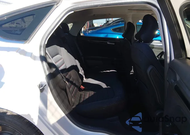 3FA6P0HD5GR243557: 44222559