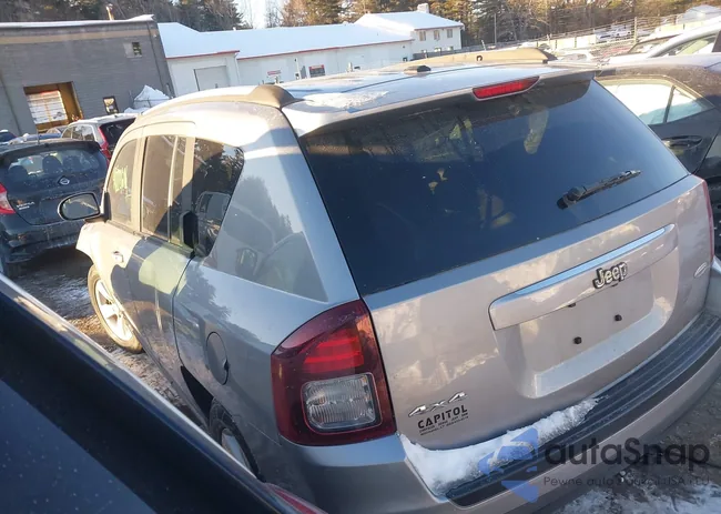 1C4NJDEB2GD588037: 44222606