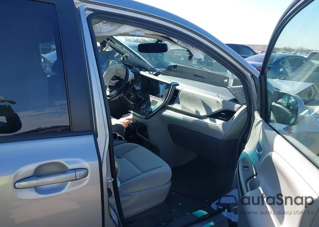 5TDKZ3DC7HS883740: 44222758