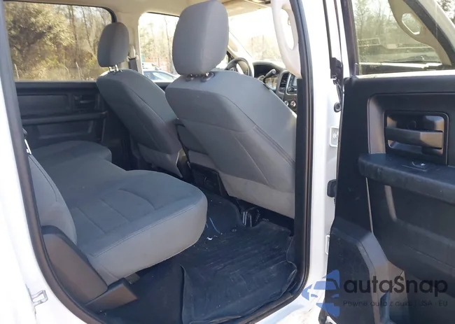 3C6UR5CJ7JG341330: 44222039