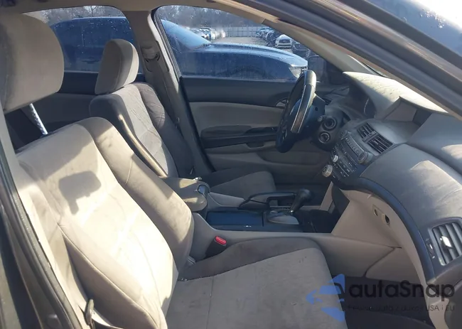 1HGCP2F3XAA138647: 44222336