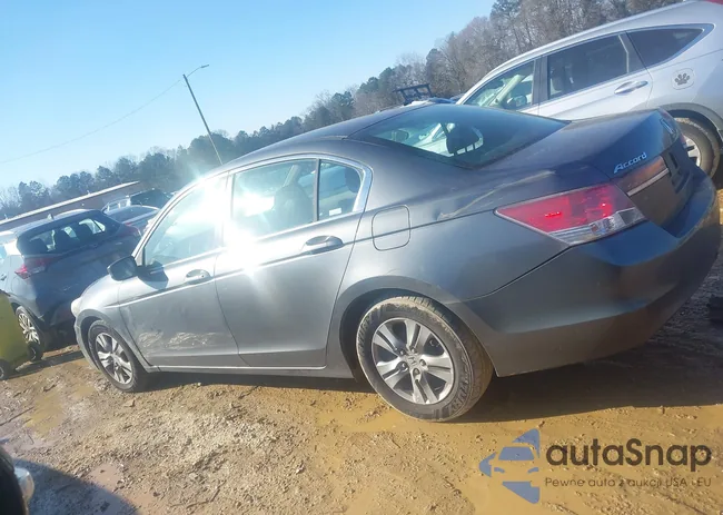 1HGCP2F63BA069313: 44223653