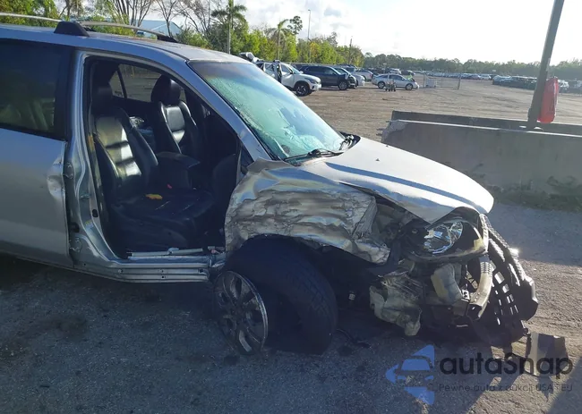 2HNYD18683H502822: 44223704