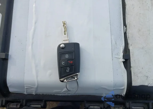 3VWM17AUXKM522401: 44223740