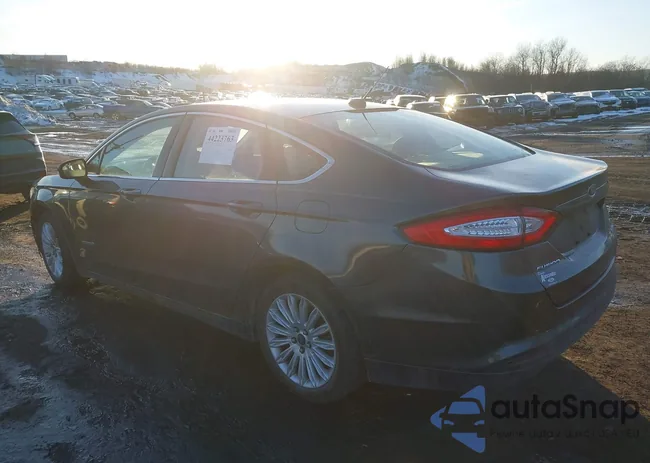 3FA6P0LU2GR402400: 44223763