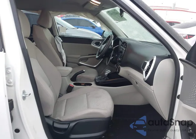 KNDJ23AU7N7186815: 44223092