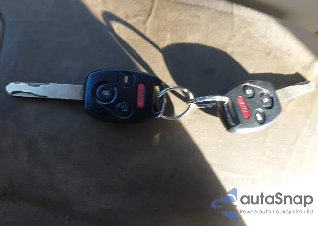 1HGCP2F48BA075610: 44223118