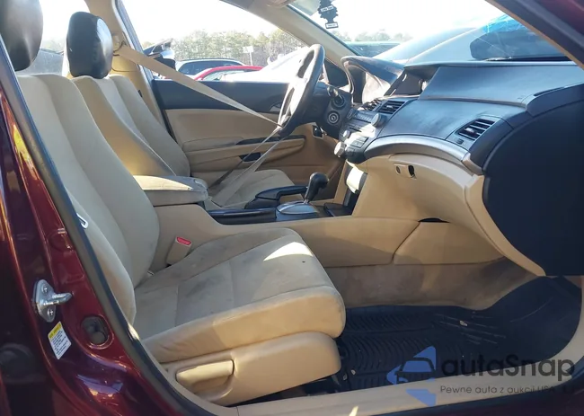 1HGCP2F48BA075610: 44223118