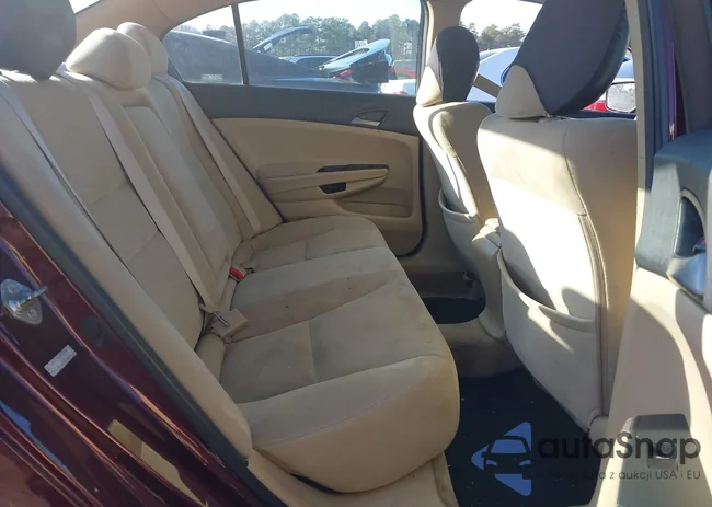 1HGCP2F48BA075610: 44223118