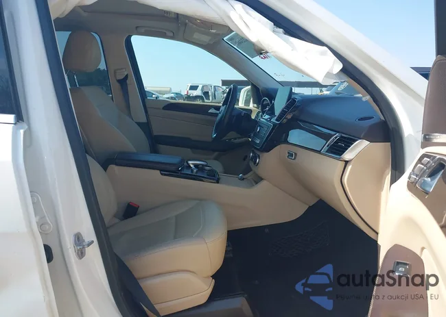 4JGDA5JB0HA943082: 44224401