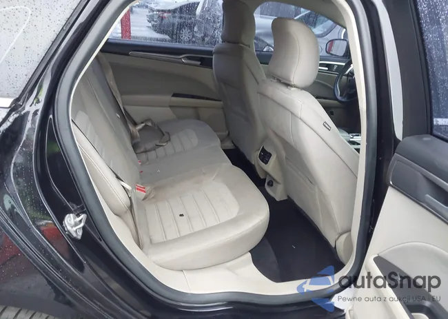 3FA6P0LU9KR278523: 44224442