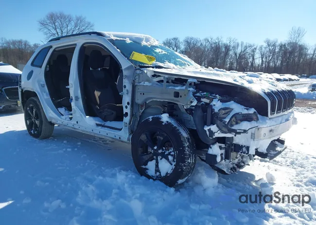 1C4PJMAS9HW566976: 44224457