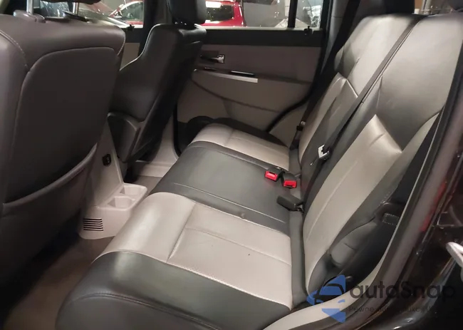 1J8GN58K88W208244: 44224610