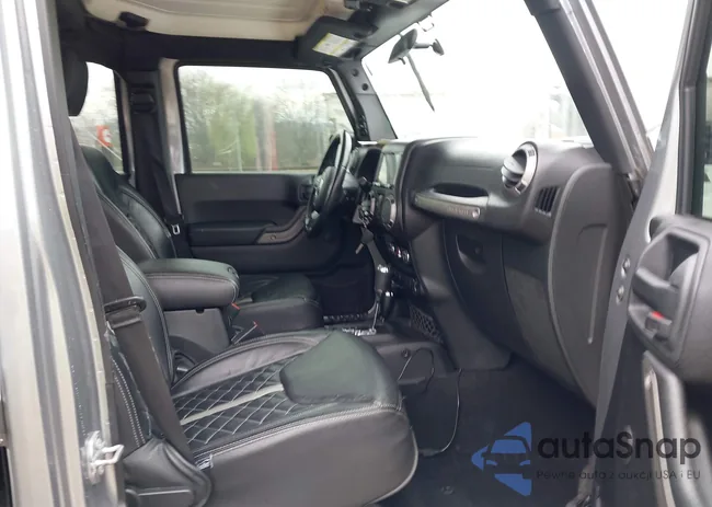 1C4BJWDG7HL512283: 44224131