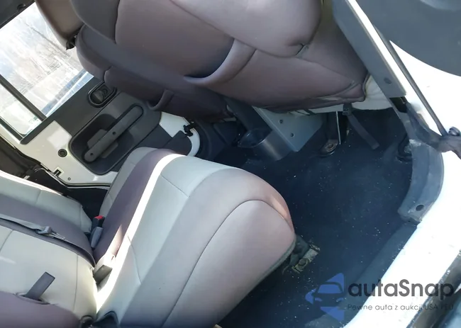 1J8GA69118L611118: 44224158