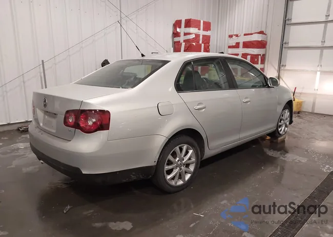 3VWAX7AJ2AM157931: 44225475