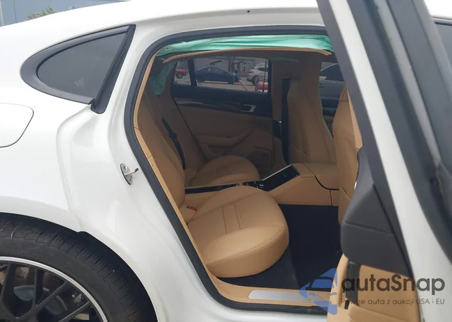 WP0AE2A7XNL125042: 44225588