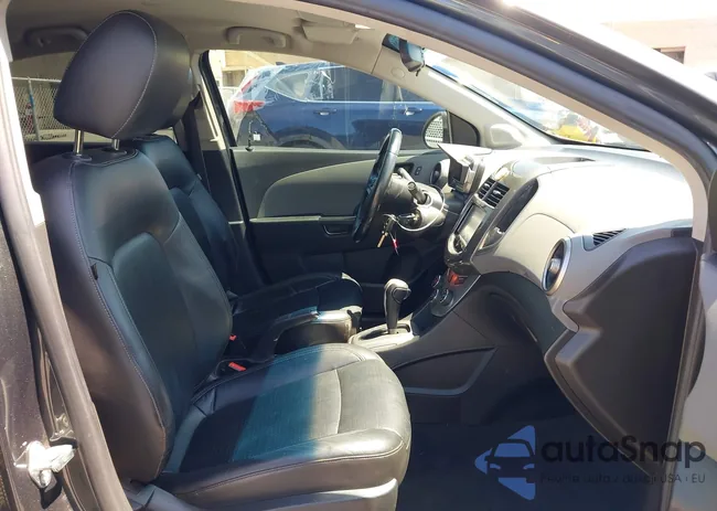 1G1JE5SB6G4140874: 44225660