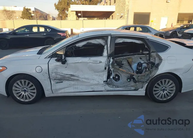 3FA6P0PU9ER335981: 44225664