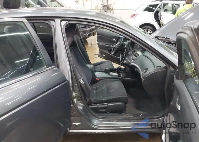 1HGCP2F43CA143460: 44225808