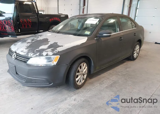 3VWD17AJXEM418906: 44226641